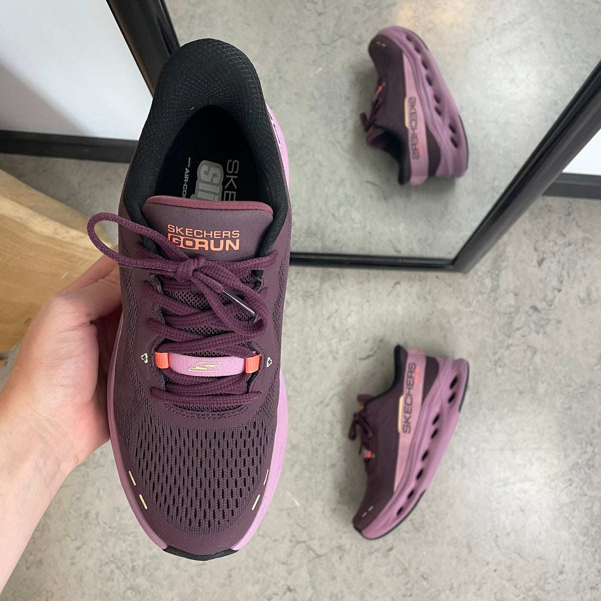 Skechers Hands Free Slip-ins Max Cushioning Glide-Step – maksimal komfort til lange dage