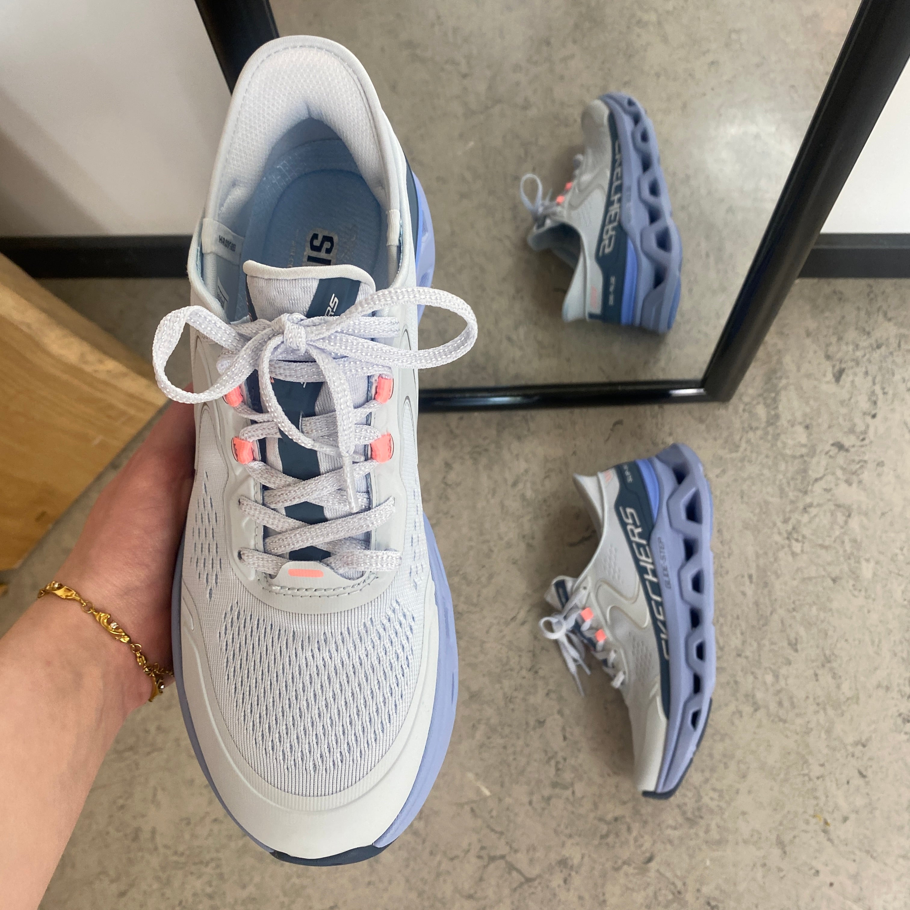 Skechers Glide-Step Aldus i lys blå – slip in sneaker med svangstøtte & stødabsorbering