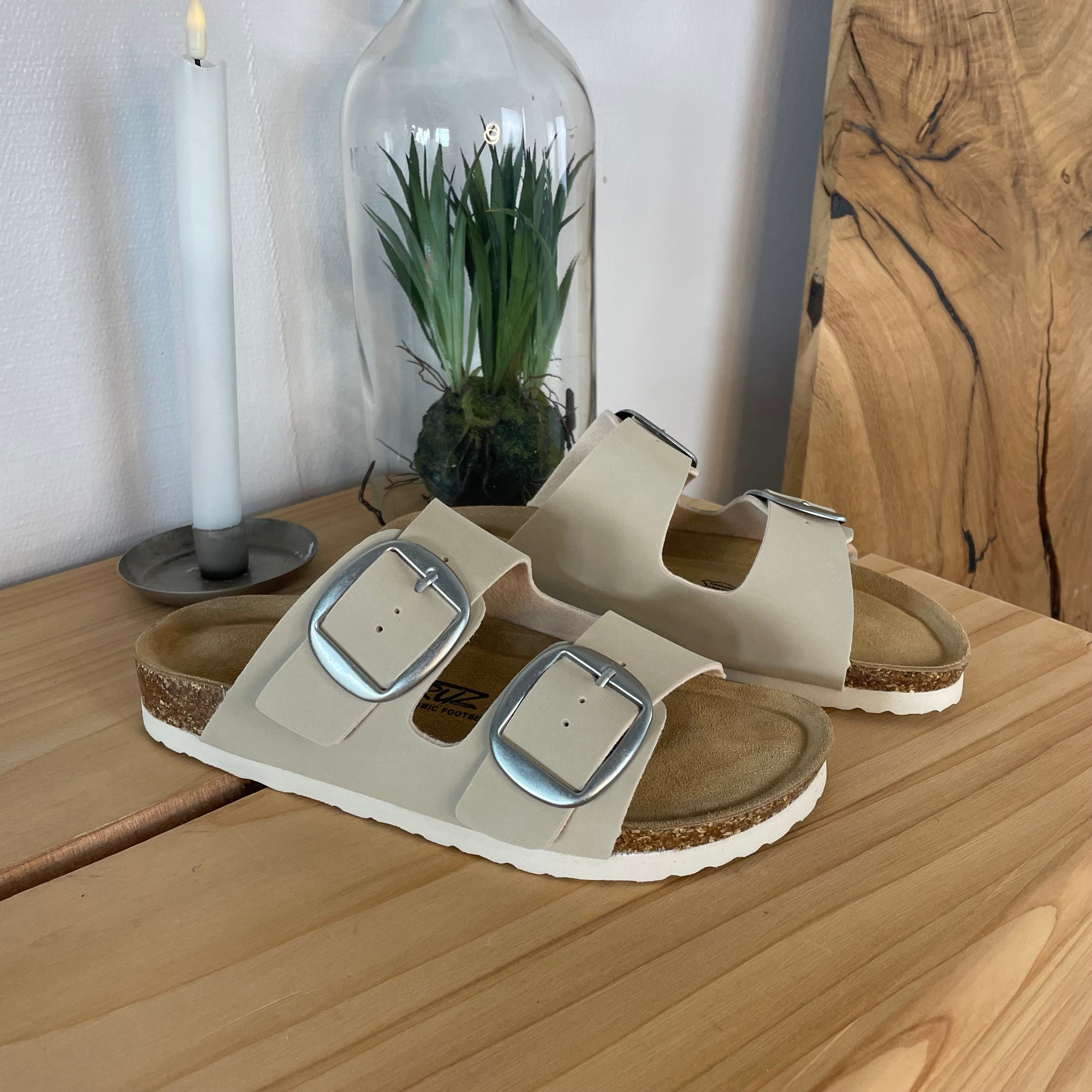 Cruz sandal med justerbar pasform - Beige