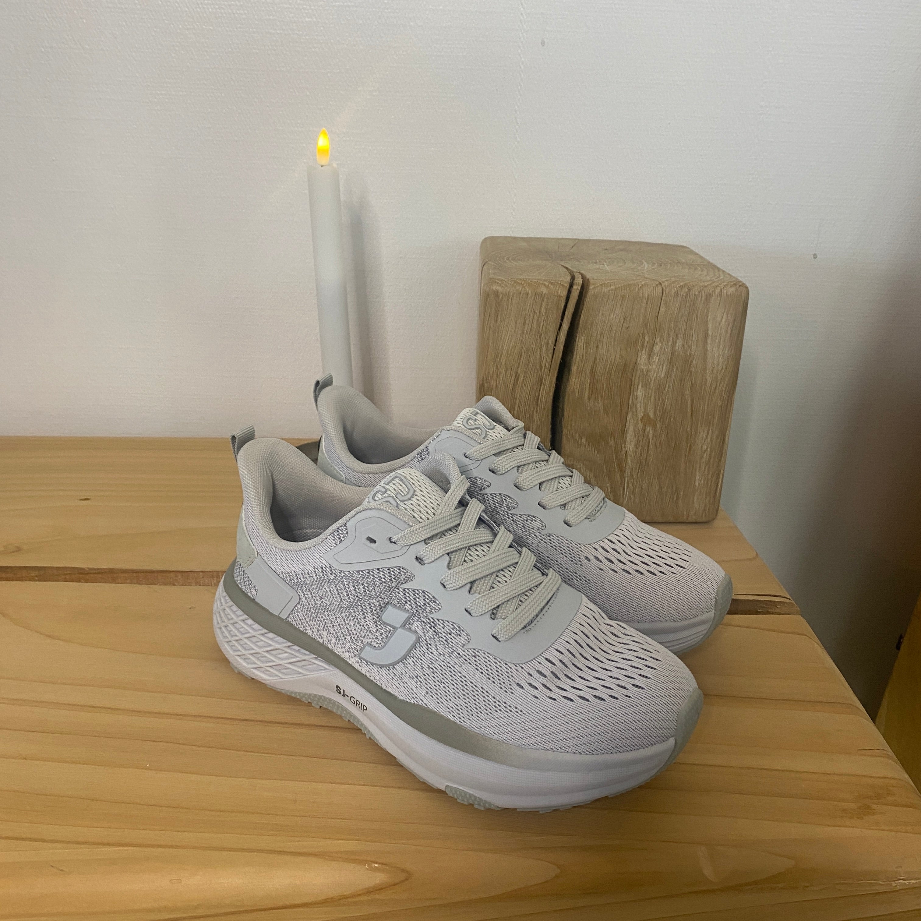 Grå sko – Sygeplejebutikken