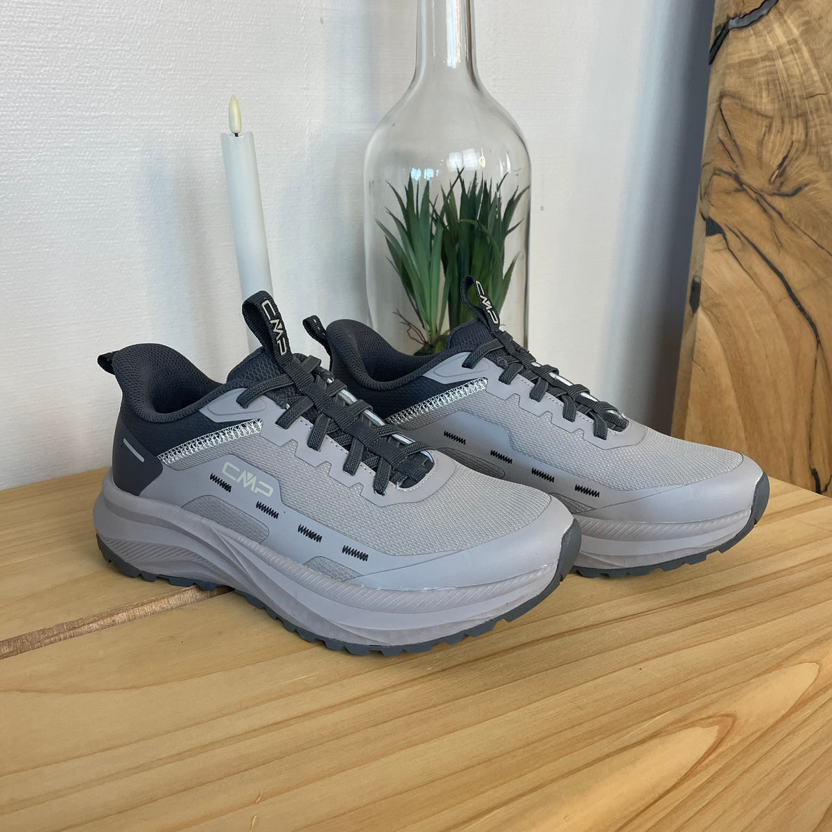 CMP Kymber Easy-Fit – lys grå sneaker med elastiksnørebånd