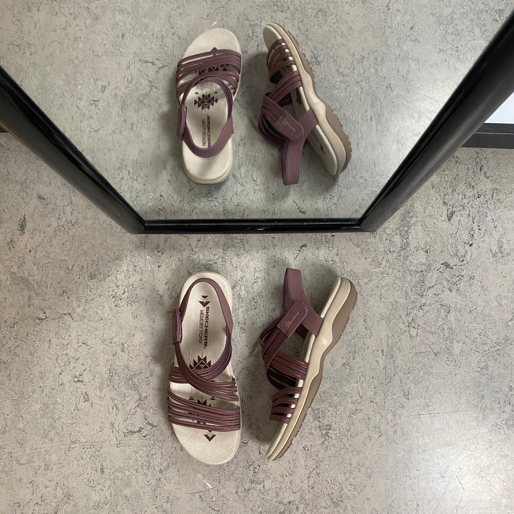 Skechers sandaler med elastiske remme – let, fleksibel & vaskbar