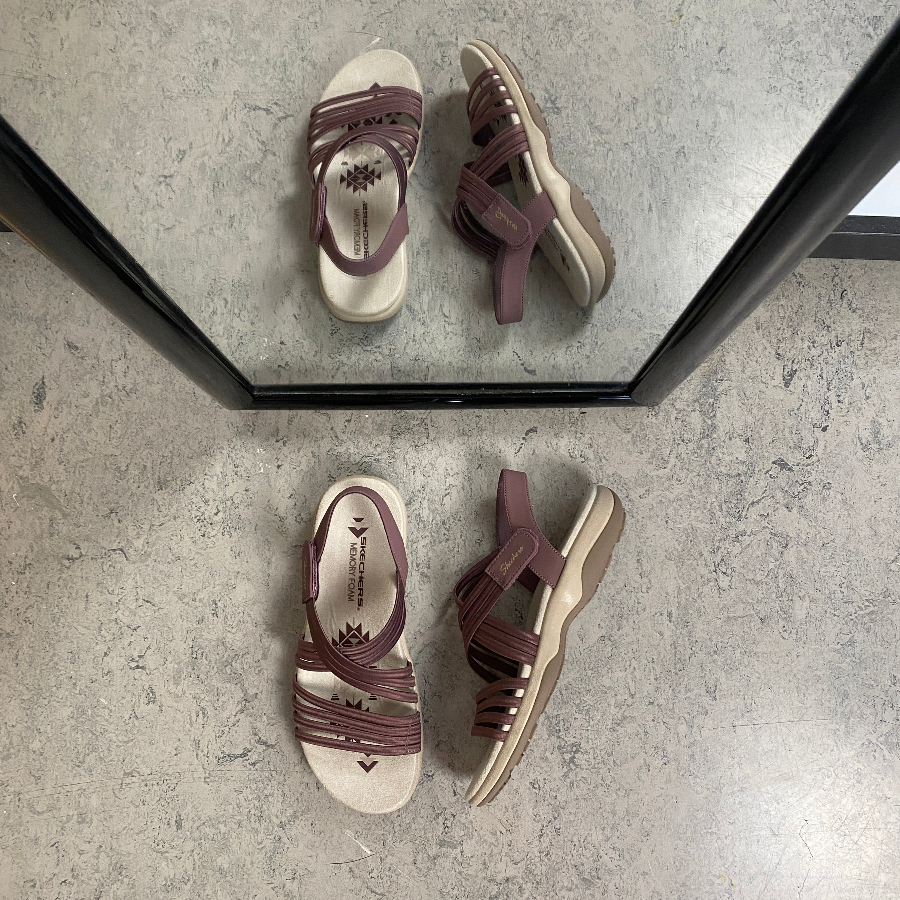 Skechers sandaler med elastiske remme – let, fleksibel & vaskbar