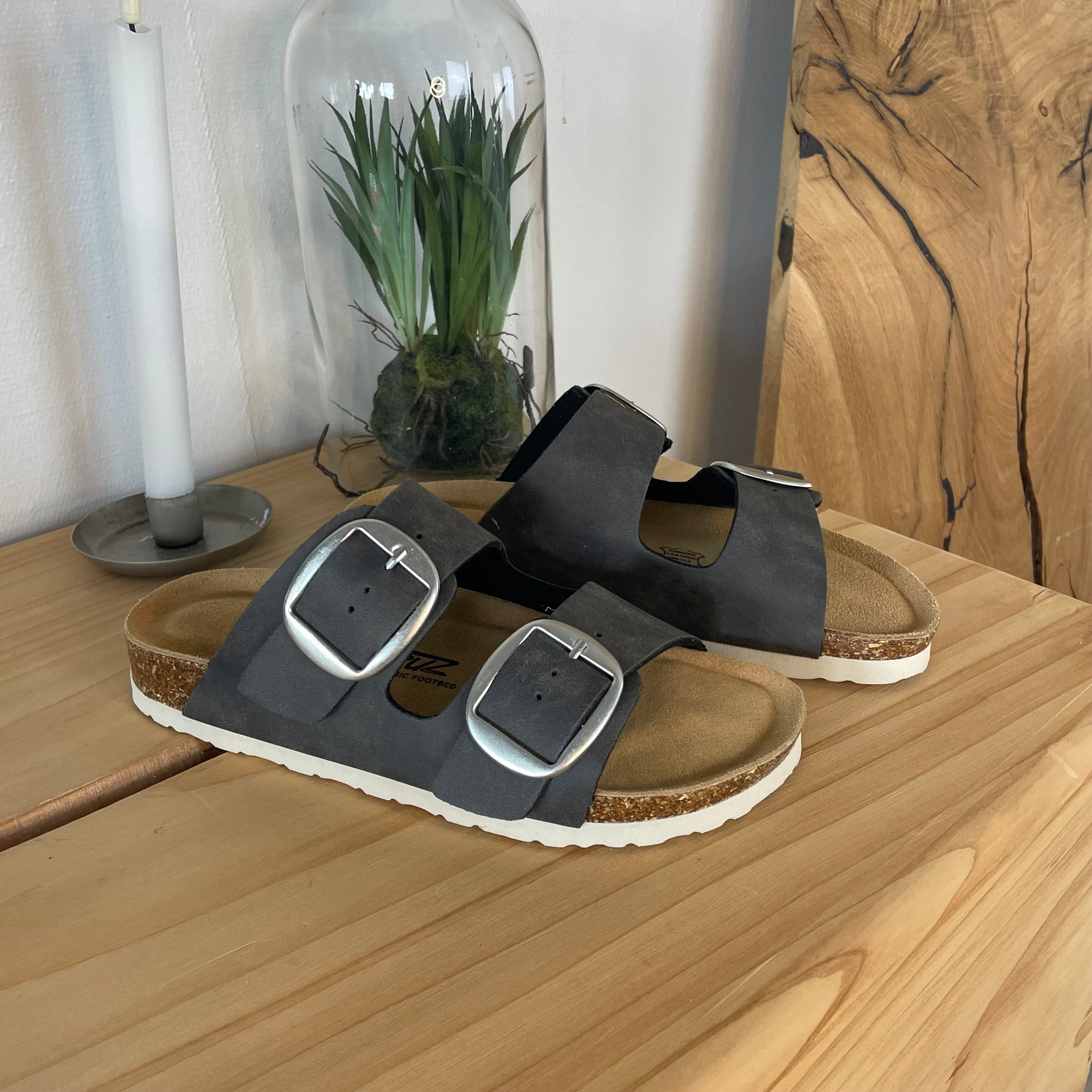 Cruz sandal med justerbar pasform - Grå