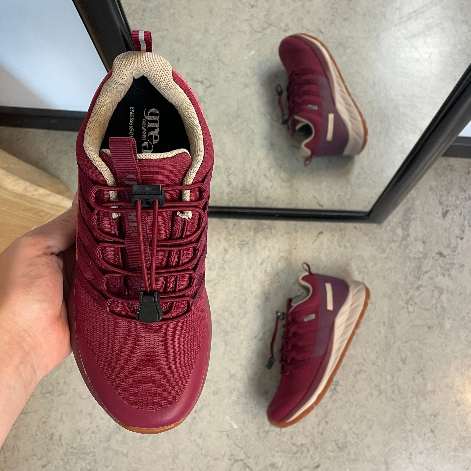 Green Comfort Path Pipi – vinrød outdoor sneaker med H-læst & svangstøtte
