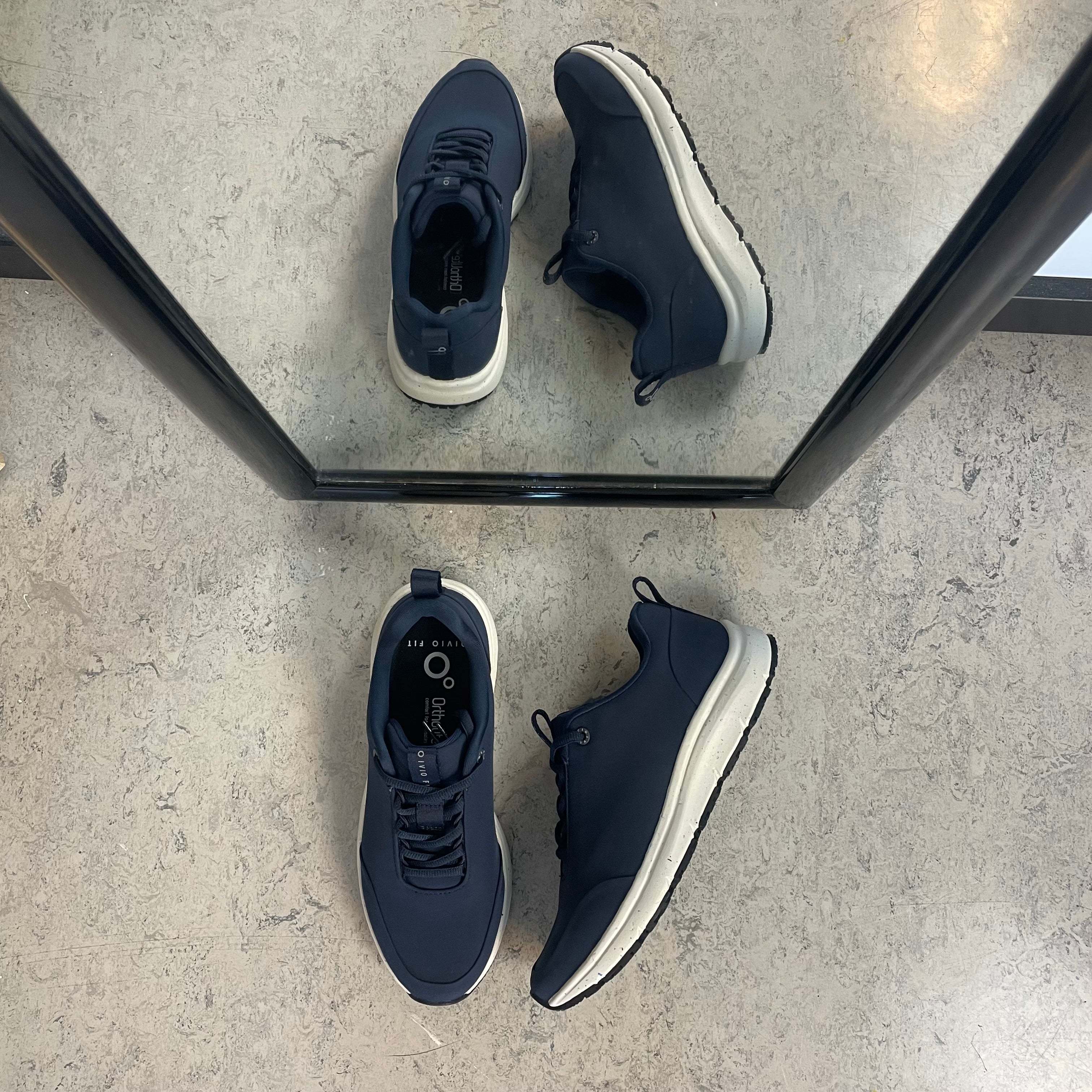 Navy komfort sneaker med skridhæmmende sål & vandtæt membran