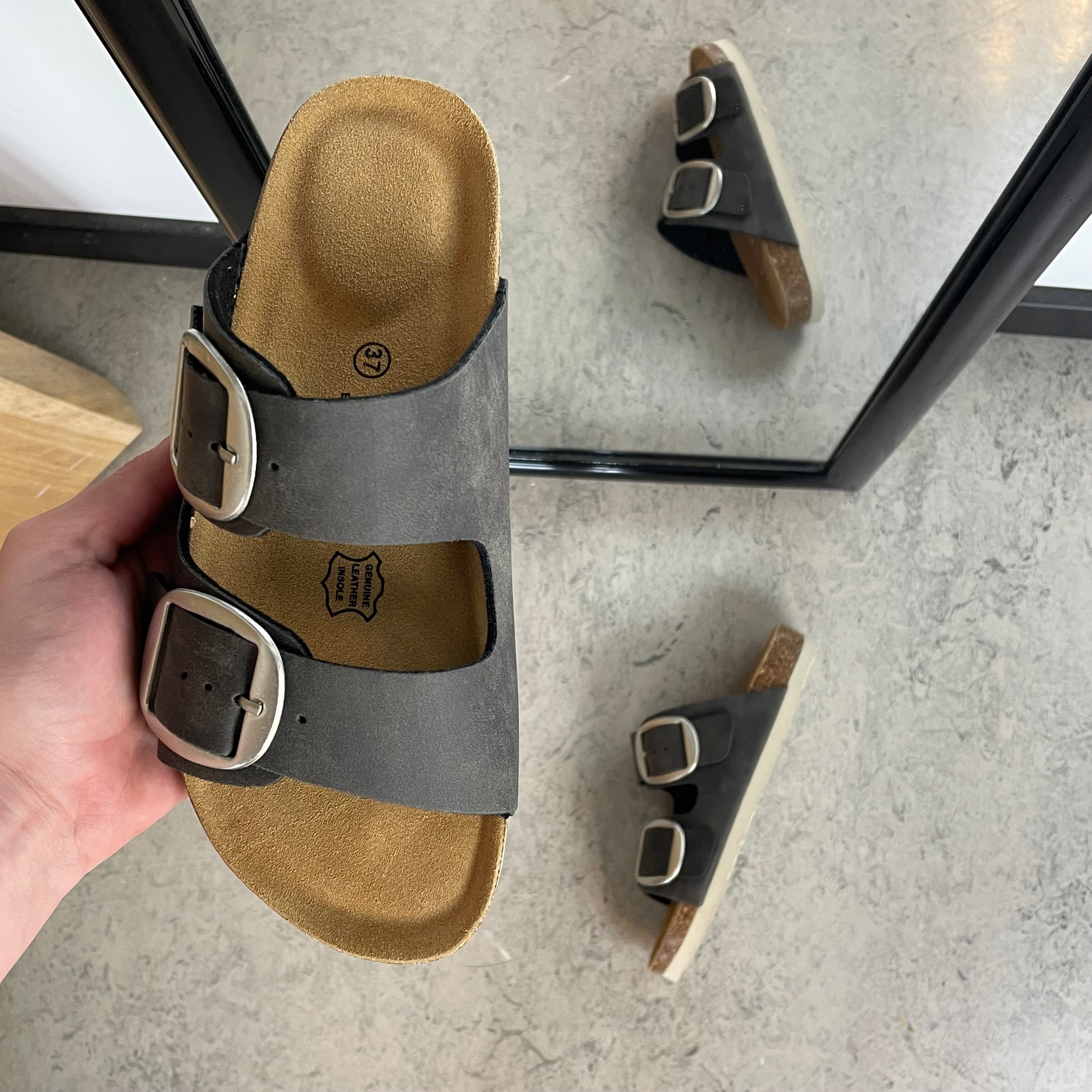 Cruz sandal med justerbar pasform - Grå