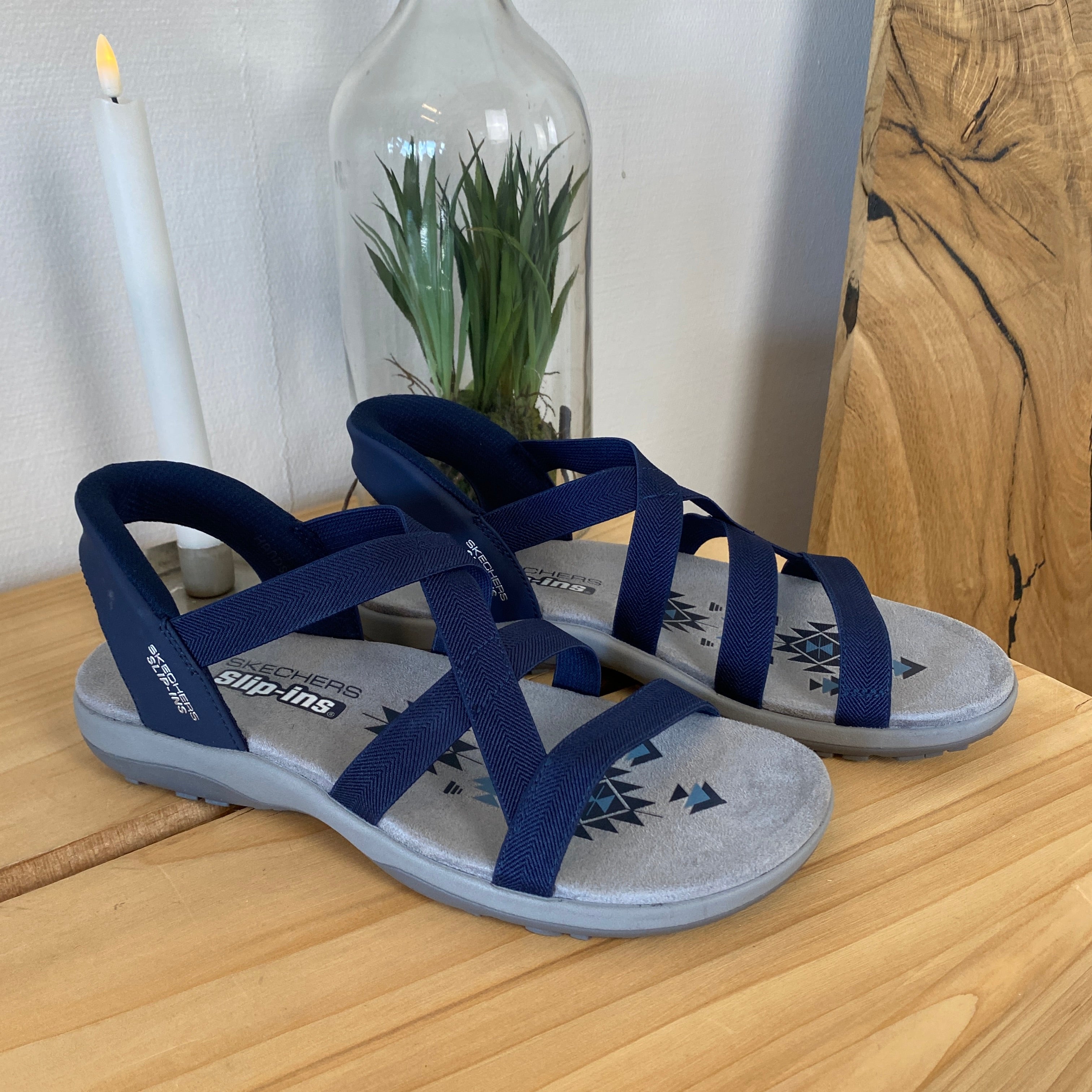 Skechers Slip-ins sandal i navy – let, fleksibel & komfortabel sandal
