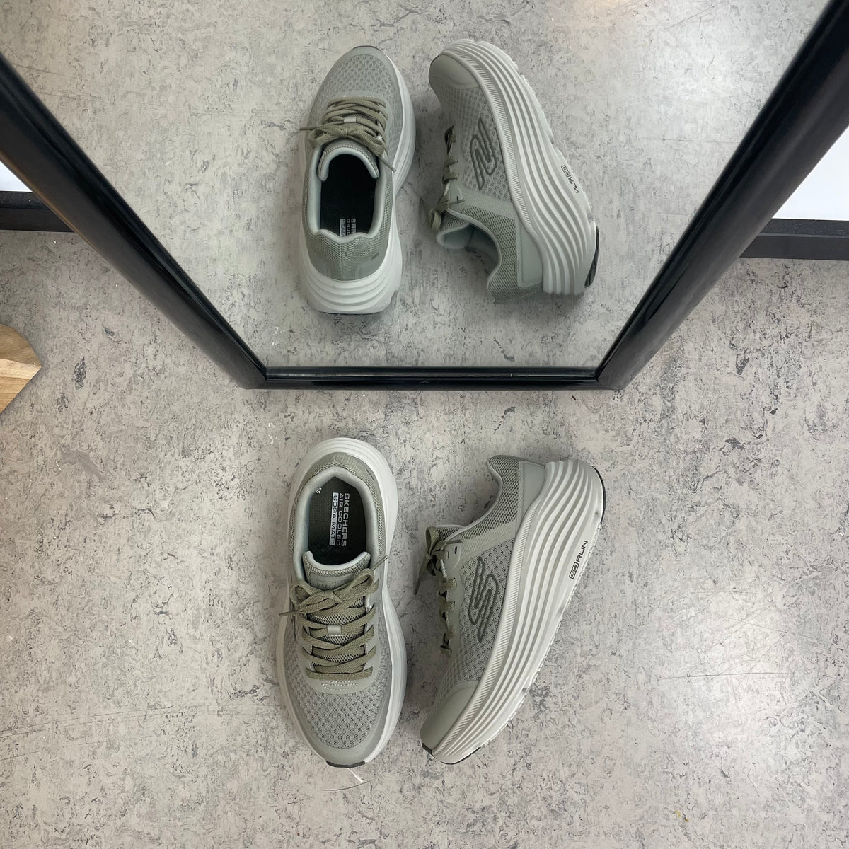 Skechers Max Cushioning Endeavour – stødabsorberende komfort til lange dage