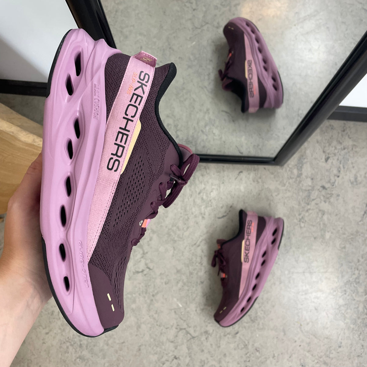 Skechers Hands Free Slip-ins Max Cushioning Glide-Step – maksimal komfort til lange dage