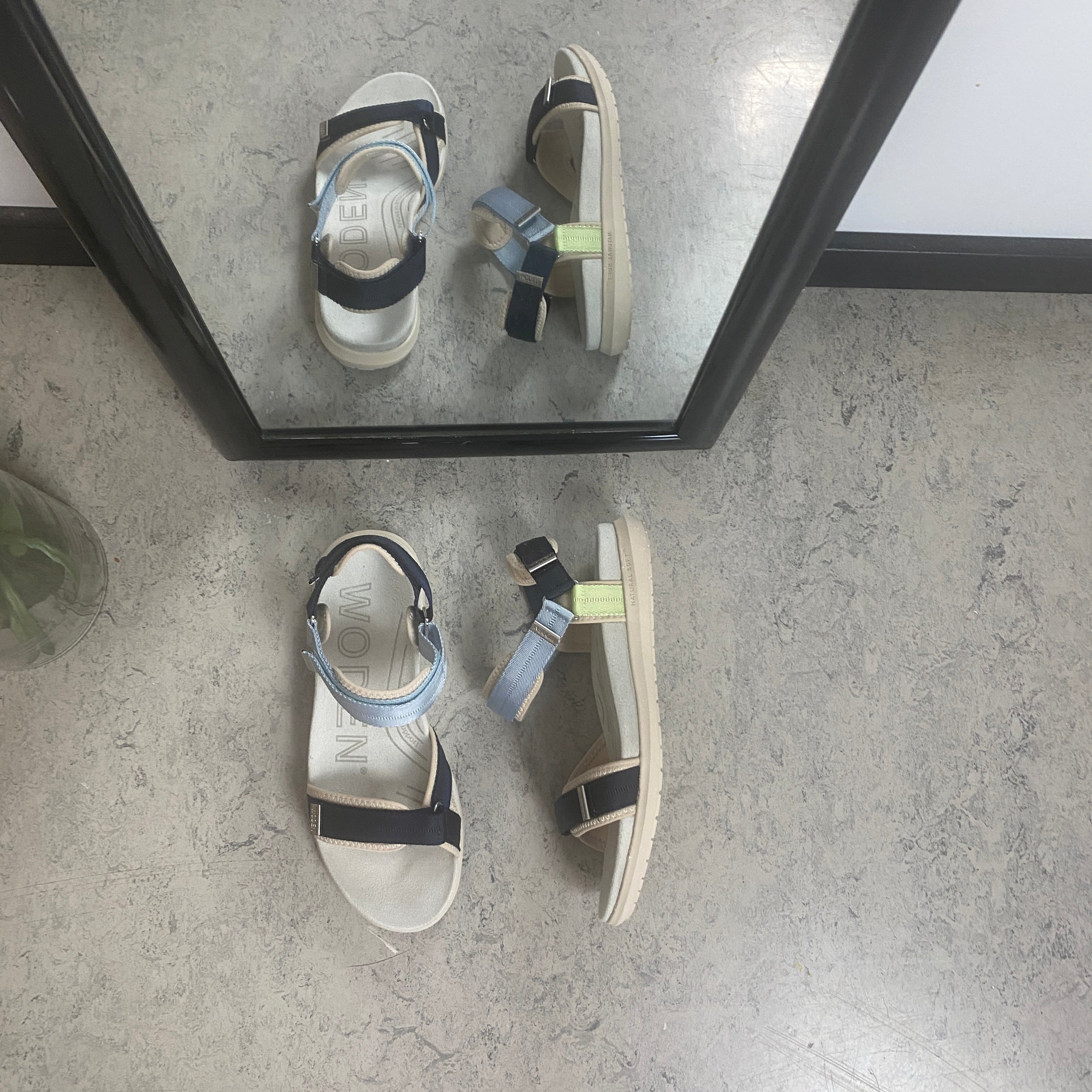 Woden sandal Moonstone Multi – Let & støttende i blå, grønne & beige nuancer
