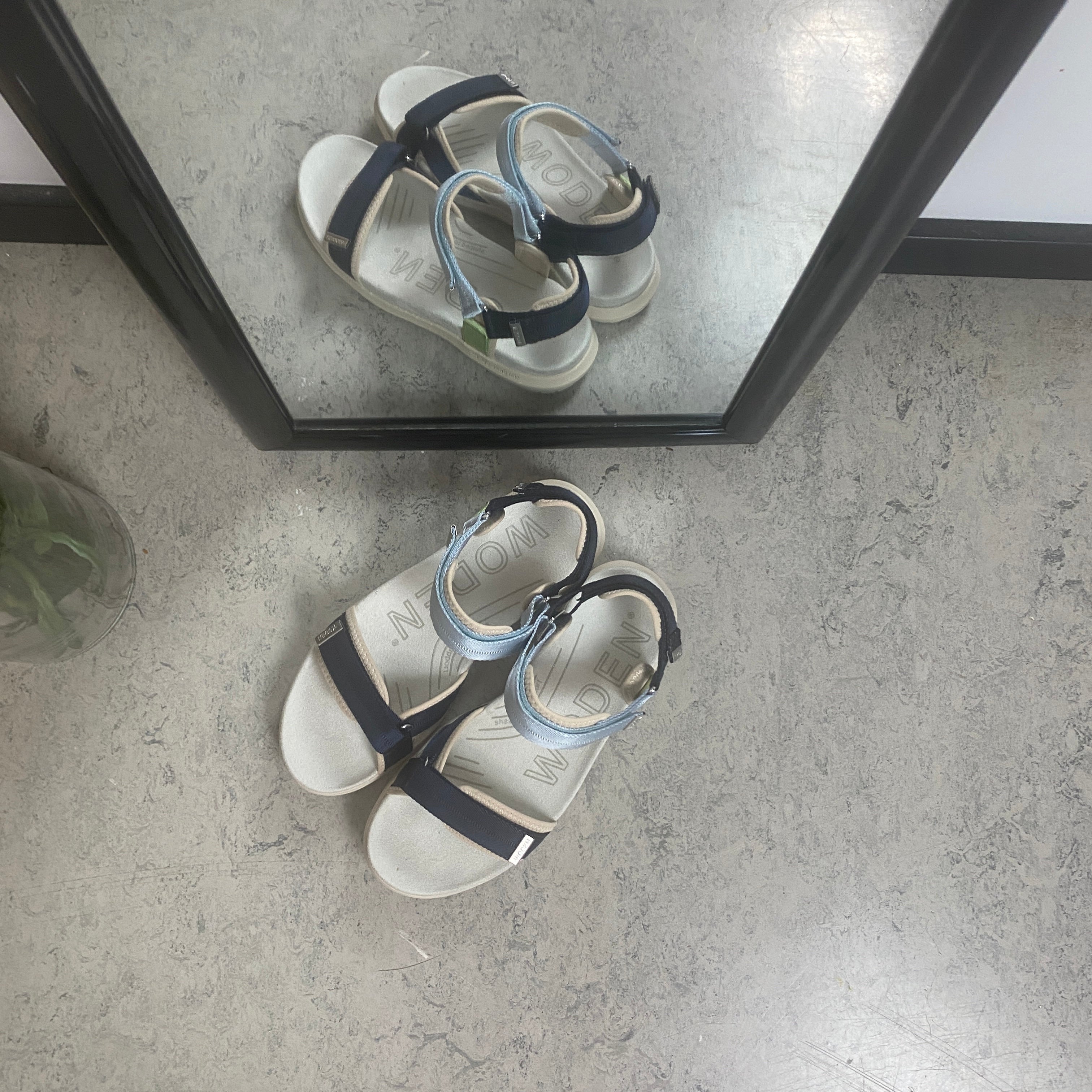 Woden sandal Moonstone Multi – Let & støttende i blå, grønne & beige nuancer