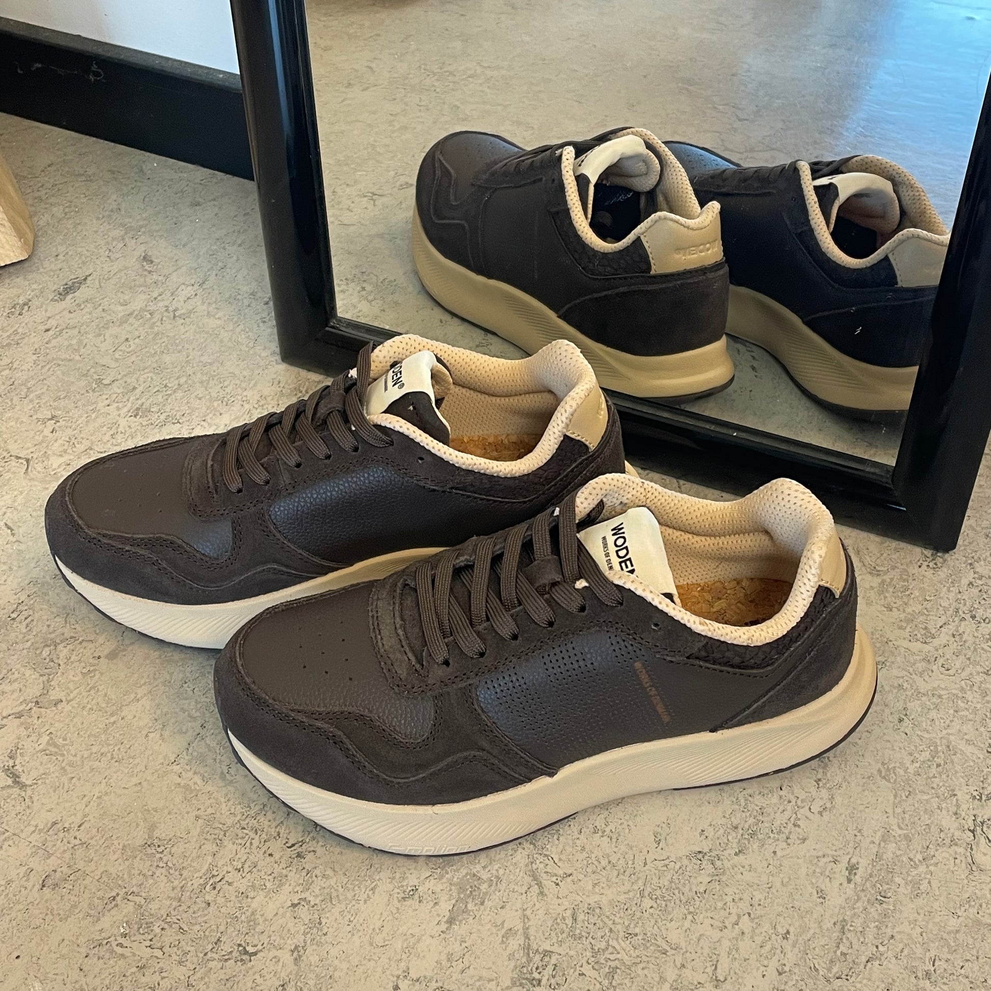 Mathilde Runner Leather – chokoladebrun Woden sneaker med let gængesål