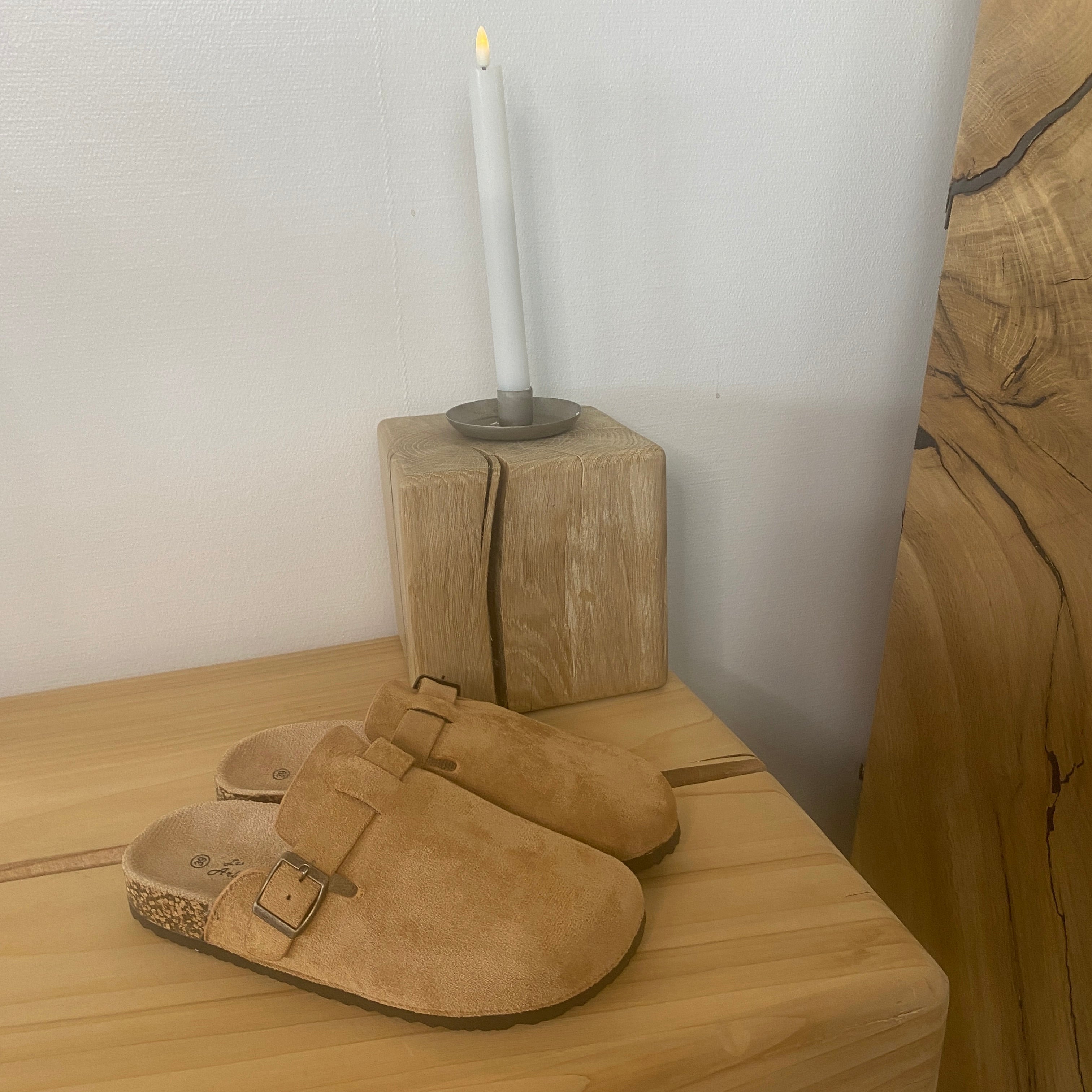 Lys brun slip on sandal i tekstil – let & naturlig model