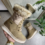 Brun vandtæt vinterstøvle fra Mols med pels kant