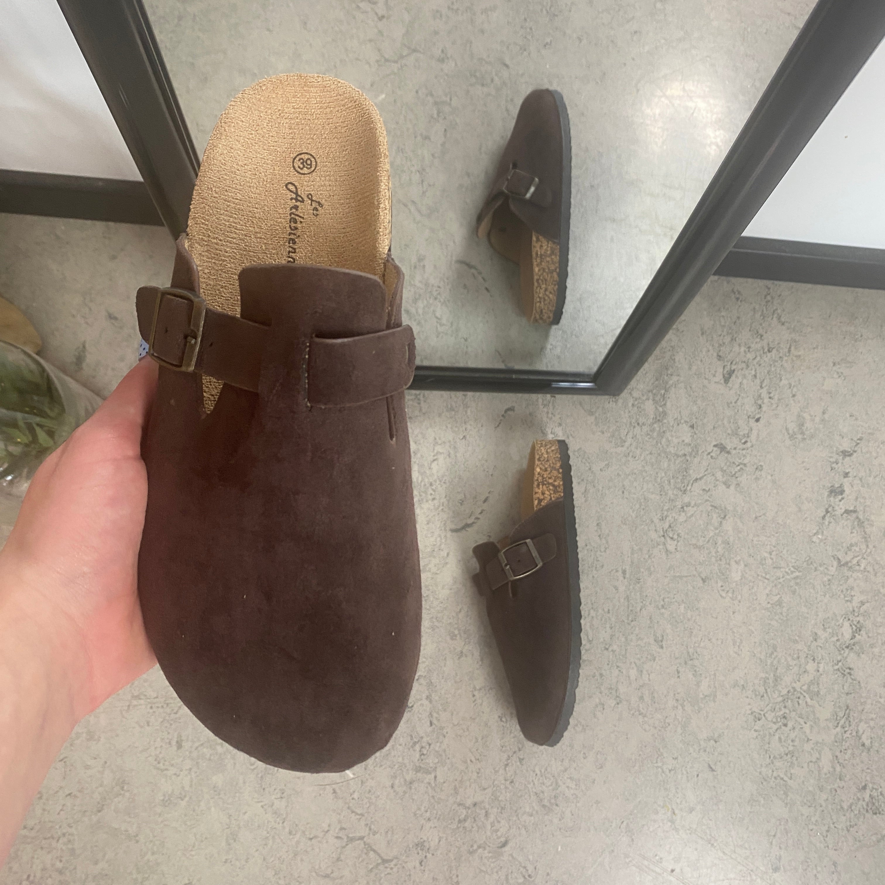 Mørkebrun slip on sandal i tekstil – klassisk model med justerbart spænde