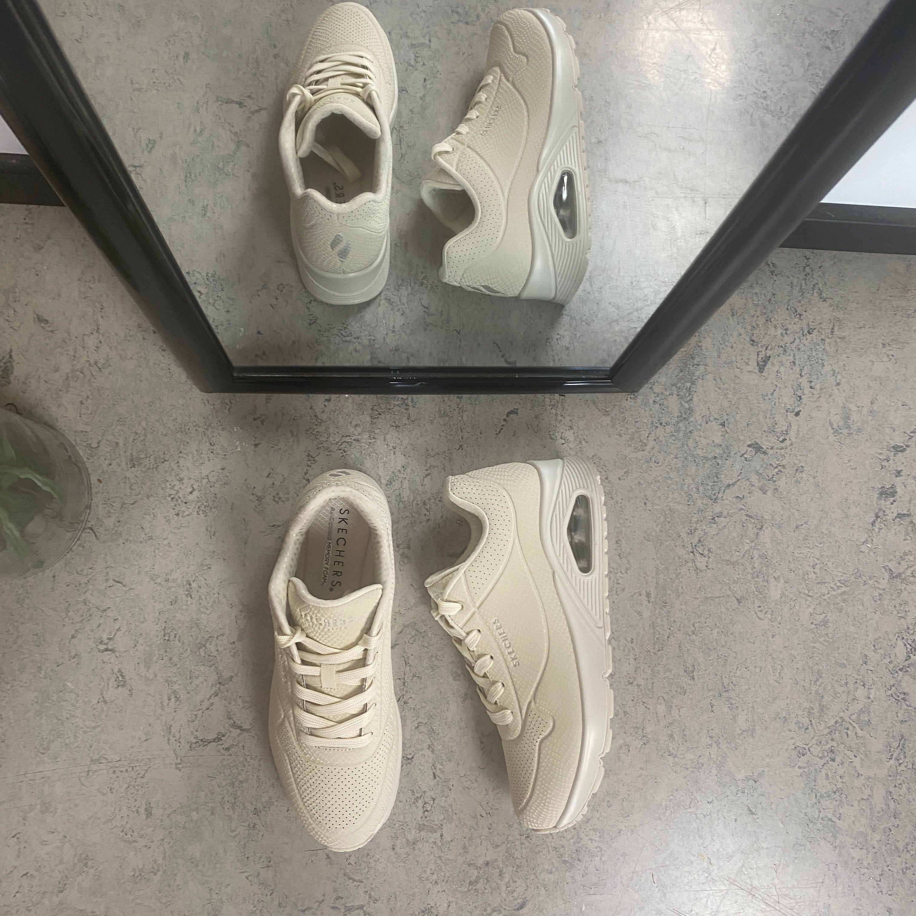 Skechers Street™ UNO – Shiny Scale – Cremehvid