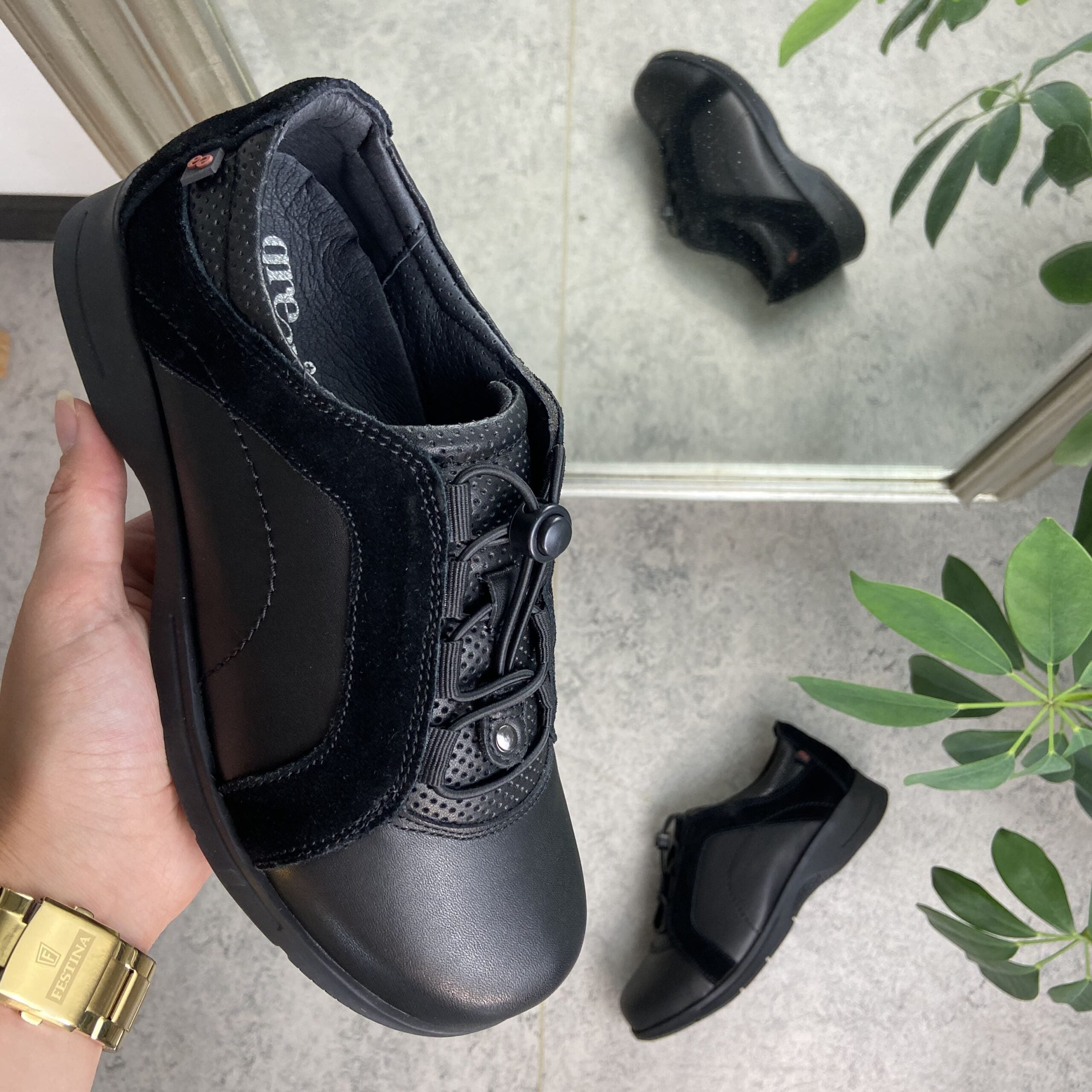 Skind gåsko fra Green Comfort med elastik snørre og god svangstøtte