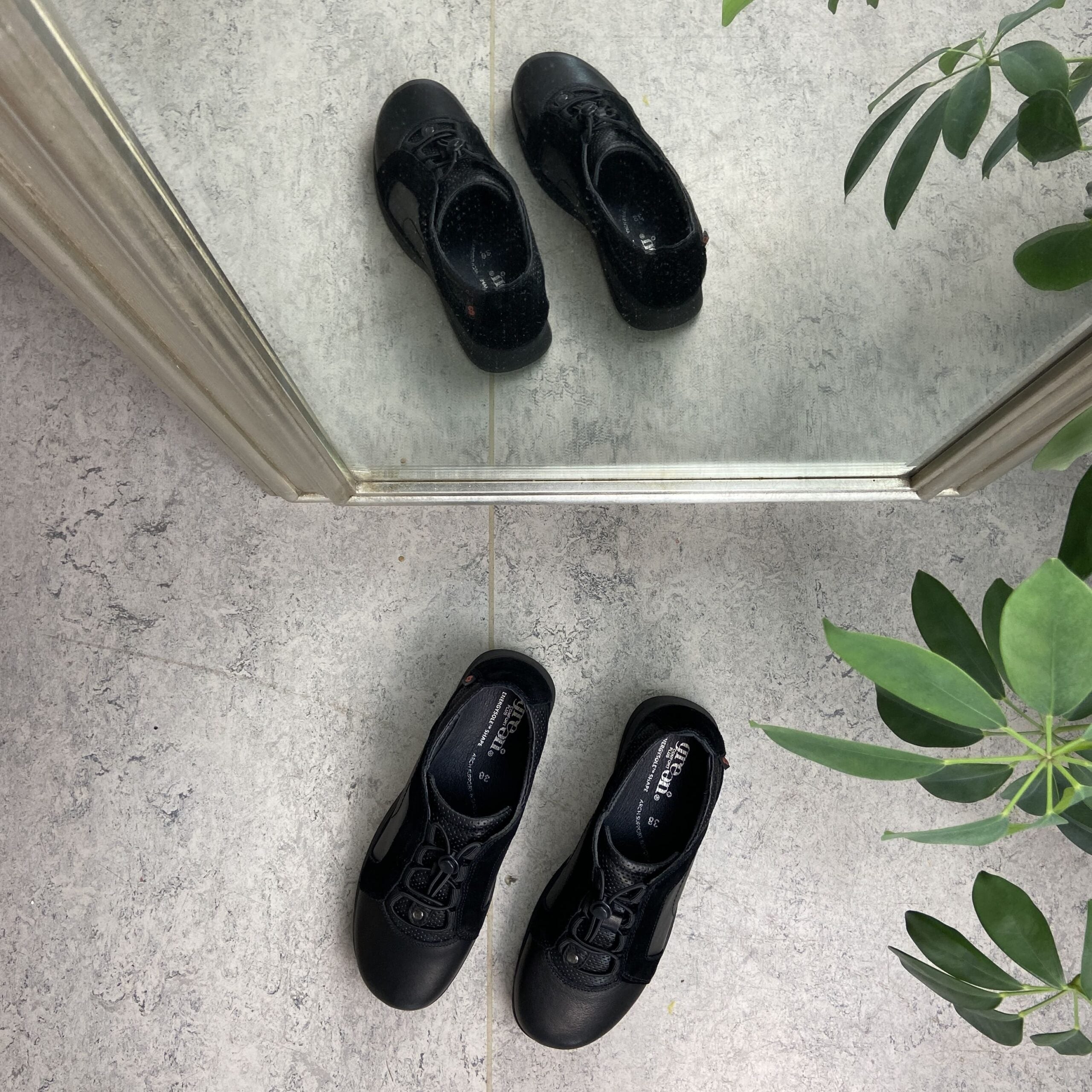 Skind gåsko fra Green Comfort med elastik snørre og god svangstøtte