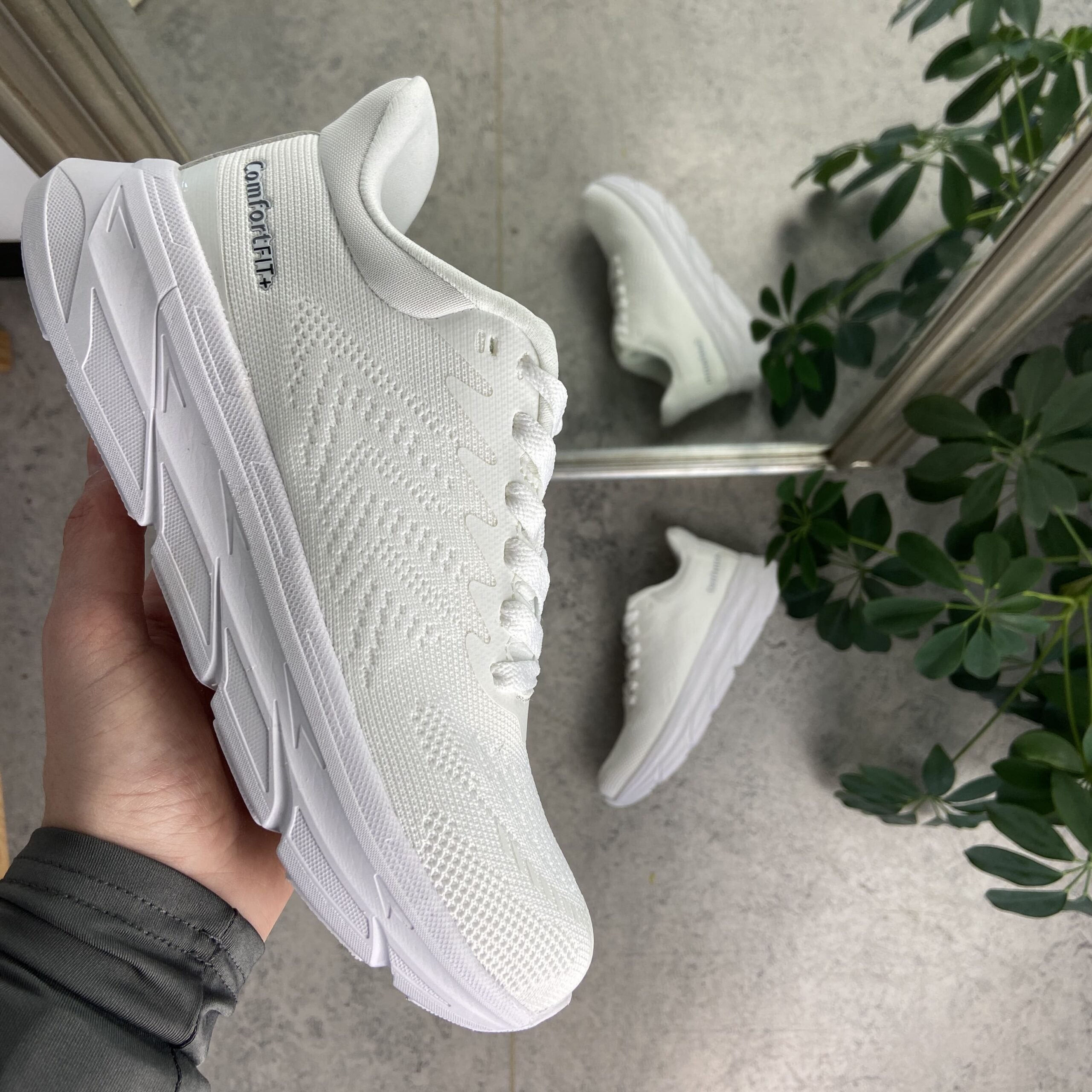 Hvid ComfortFit sneakers fra Endurance