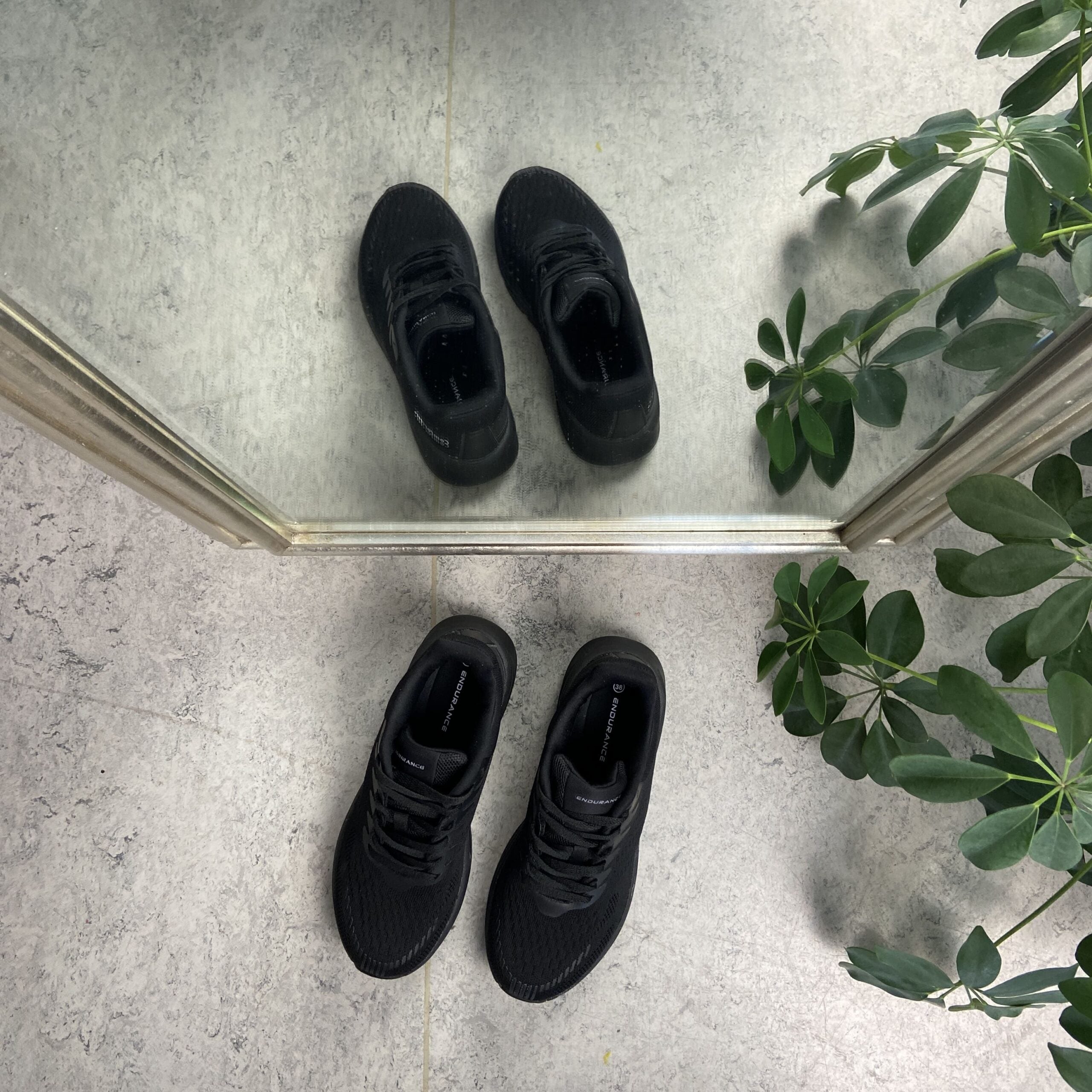 Sort ComfortFIT sneakers fra Endurance