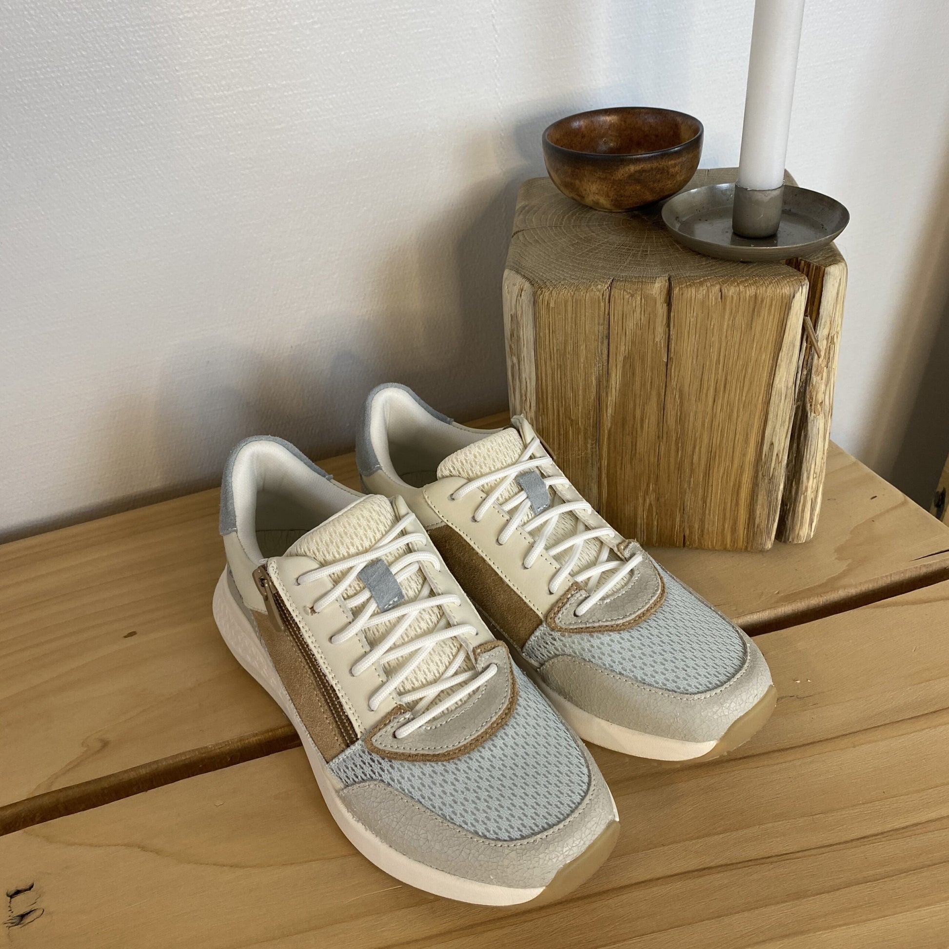 Lysblå Green Comfort sko med god bredde og dobbelt åbning
