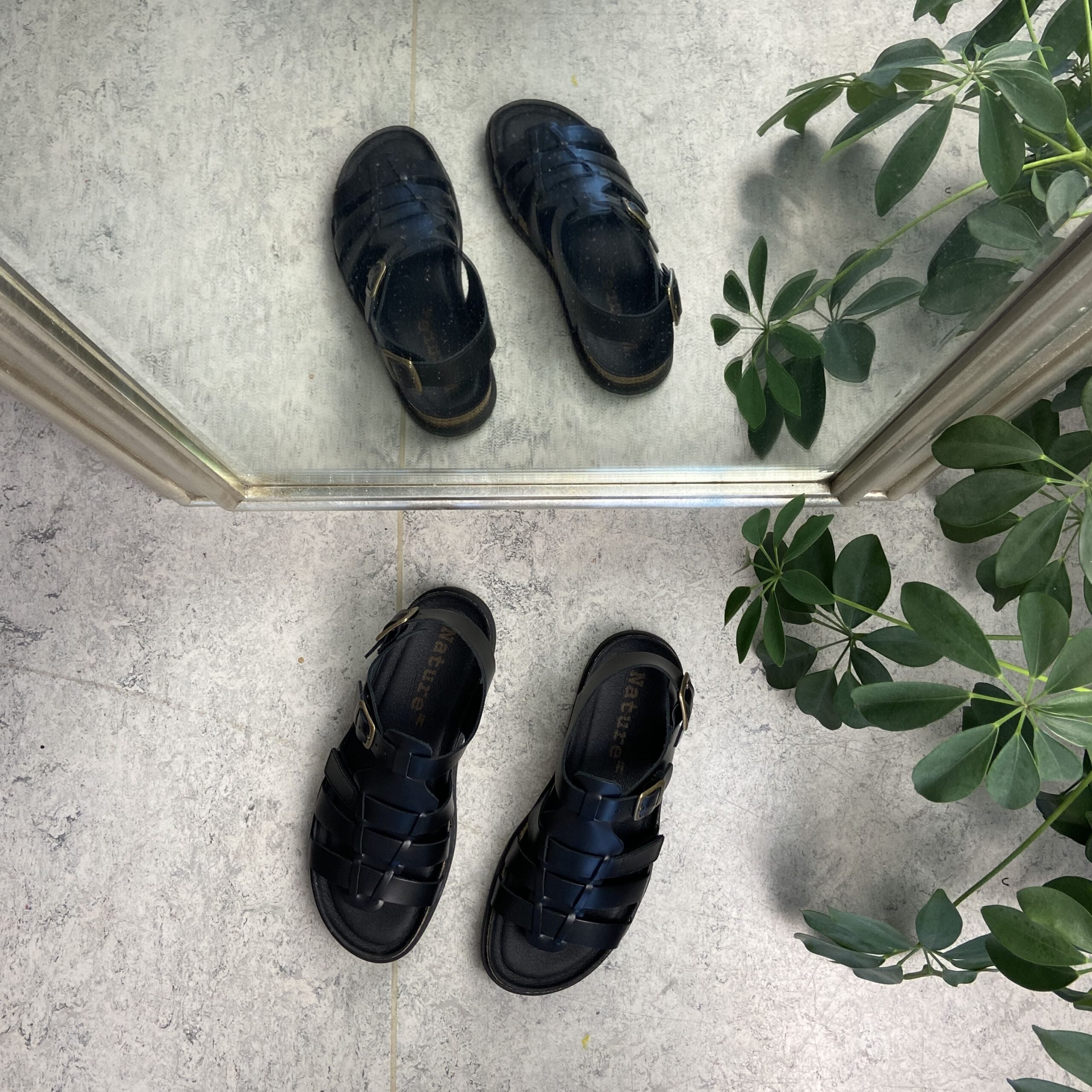 Sort lædersandal fra Nature med god bredde