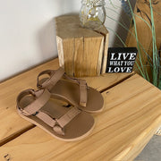 Teva sandal i enkelt design med svangstøtte