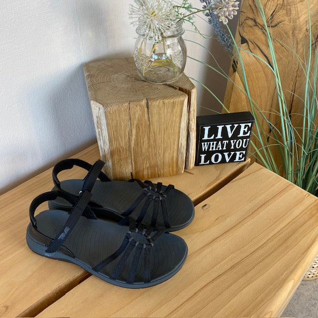 Sort Teva Tirra Traveler sandal med svangstøtte, letvægt og perfekt pasform
