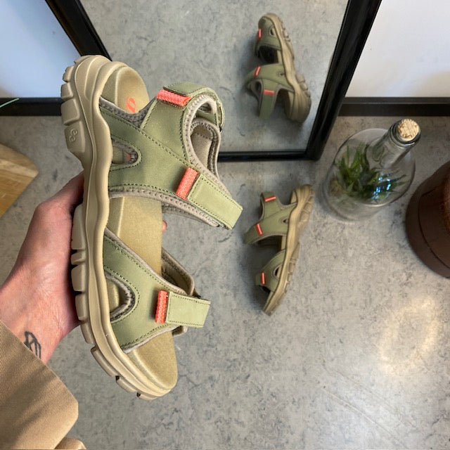 Grøn Green Comfort sandal til dig som går og står mange timer