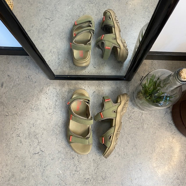 Grøn Green Comfort sandal til dig som går og står mange timer