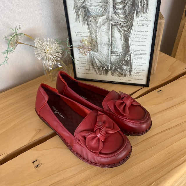 Elegant ballerina i bordeauxfarvet skind