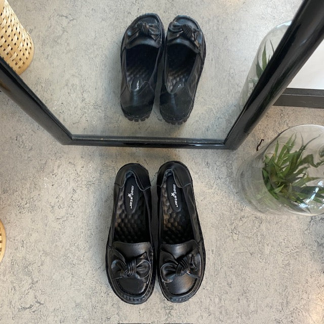 Elegant ballerina i sort skind