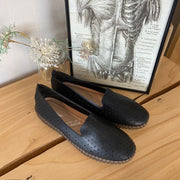 Sorte ballerinasko med fint, perforeret mønster