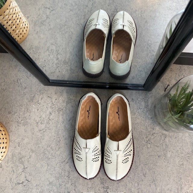 Beige ballerina i skind