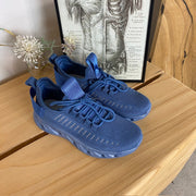 Blå slip-on sko med strikoverdel