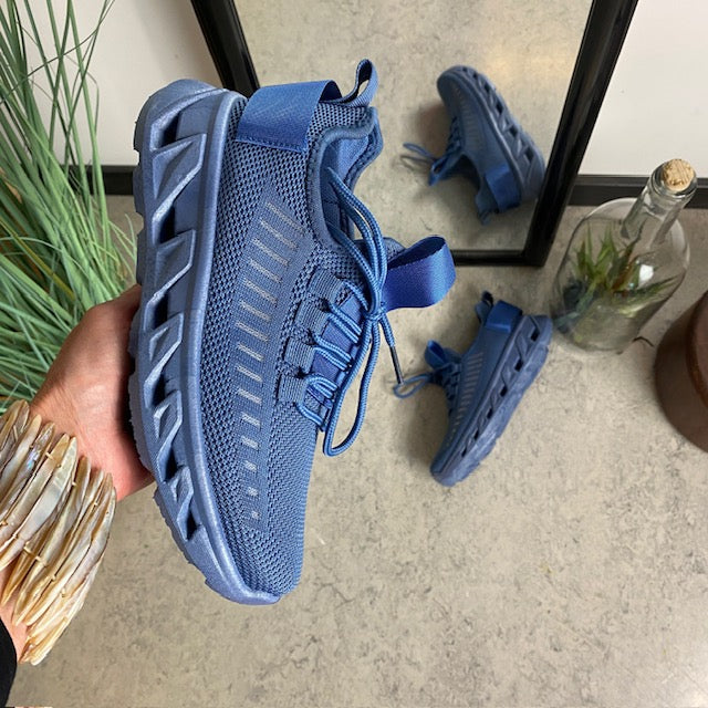 Blå slip-on sko med strikoverdel