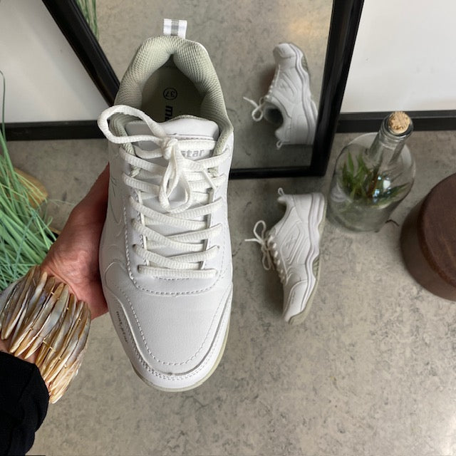 Hvide kondisko med svangstøtte