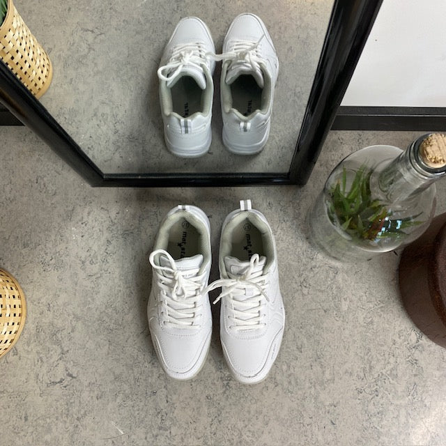 Hvide kondisko med svangstøtte