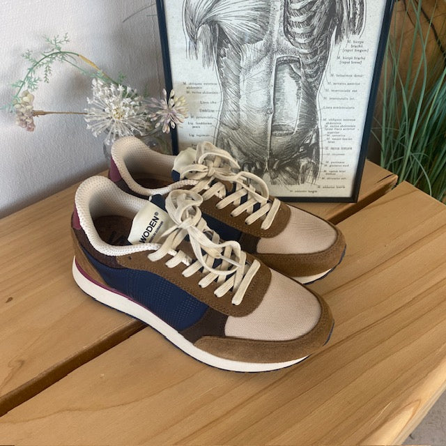 Flot Woden sneakers med svangstøtte og komfort