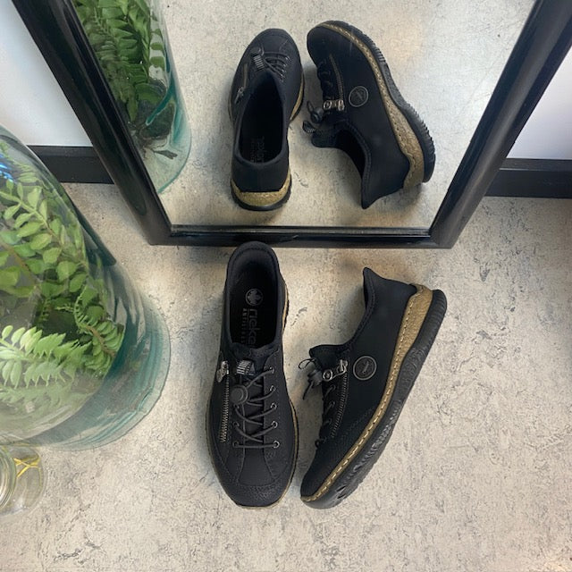 Sort Rieker slip-on sneakers