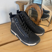 Sort Rieker støvle med god stødabsorbering