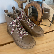 Brun Rieker støvle med varmt foer.