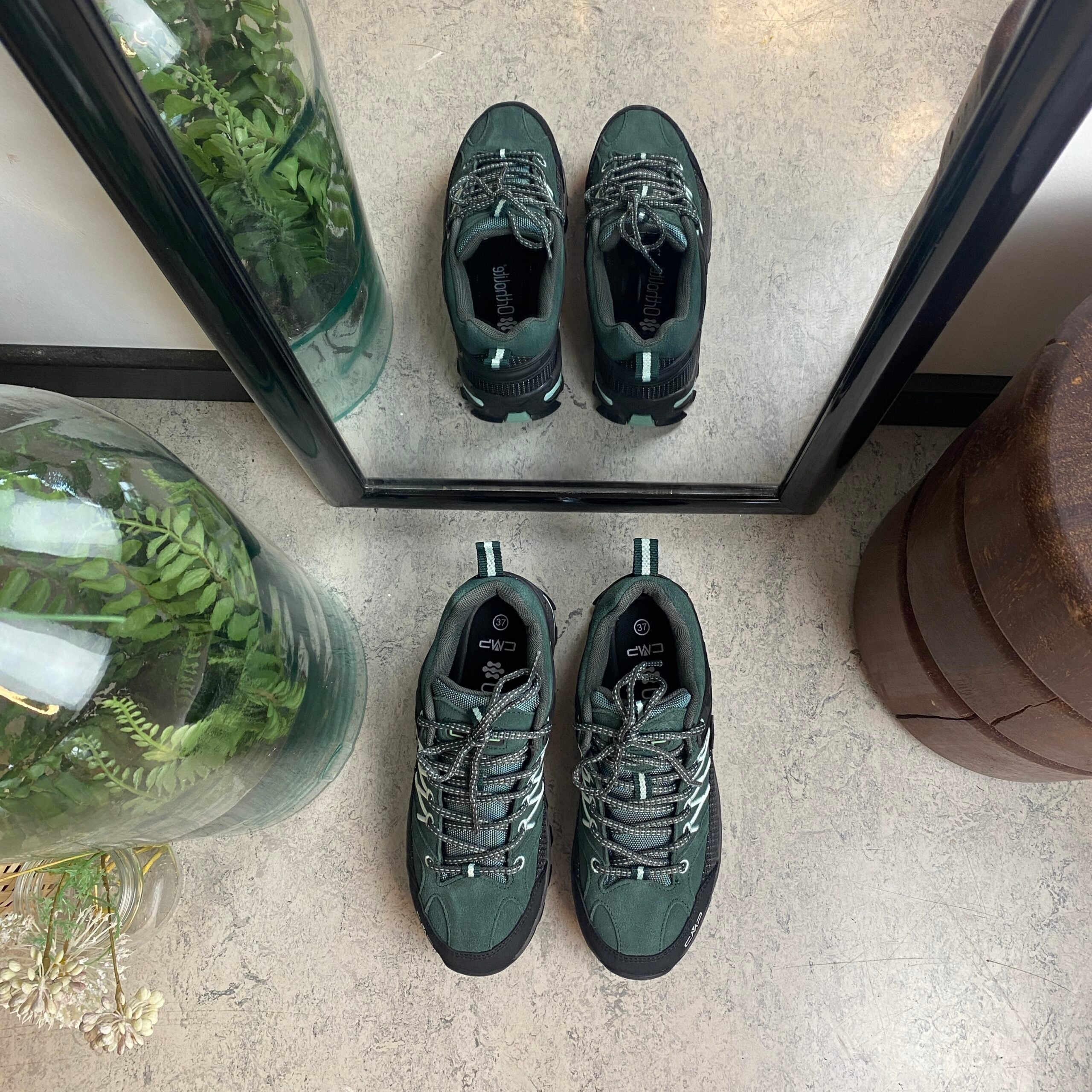 Grøn vandtæt vandresko fra CMP med flotte detaljer