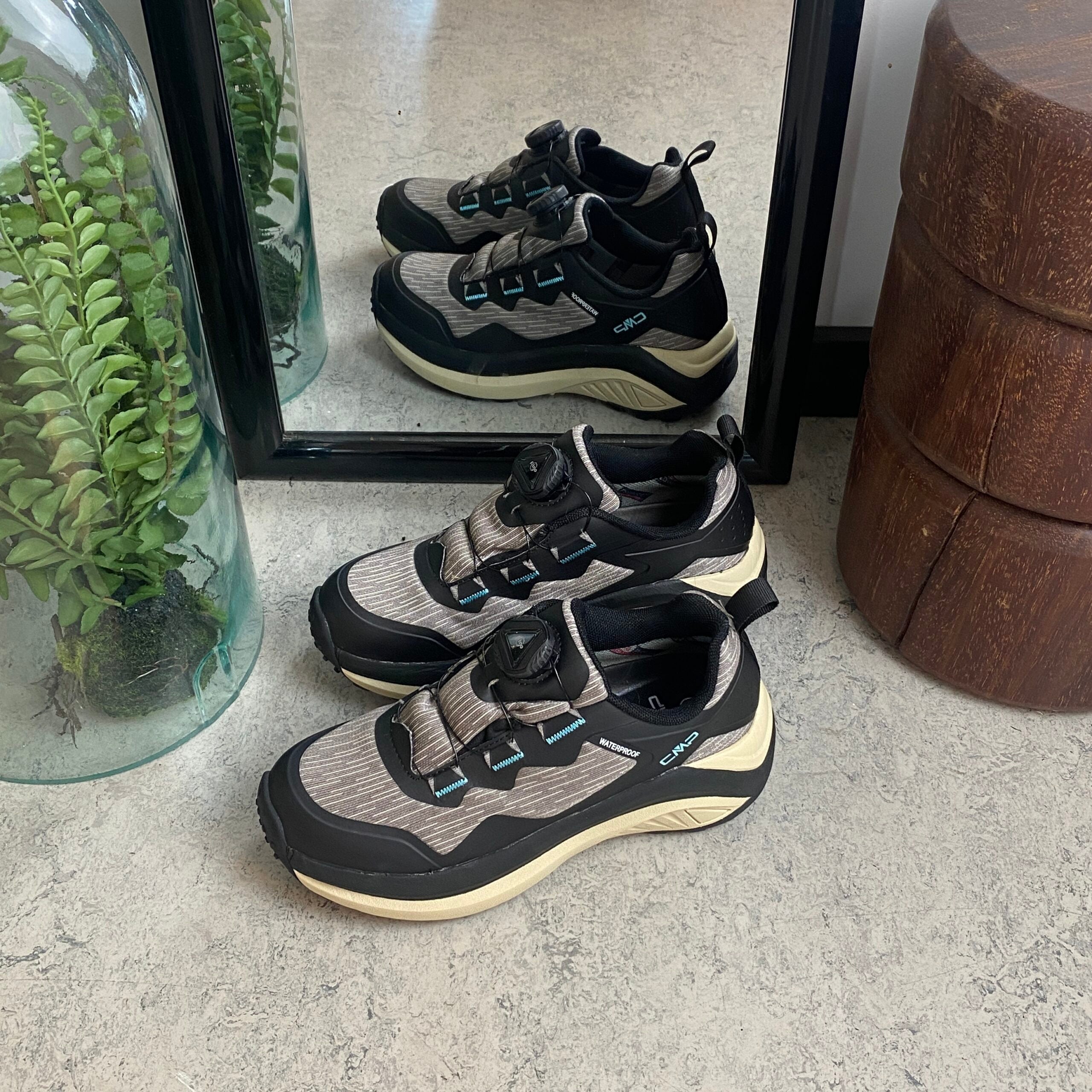 Grå, vandtætte vandresko fra CMP med BOA-lukning