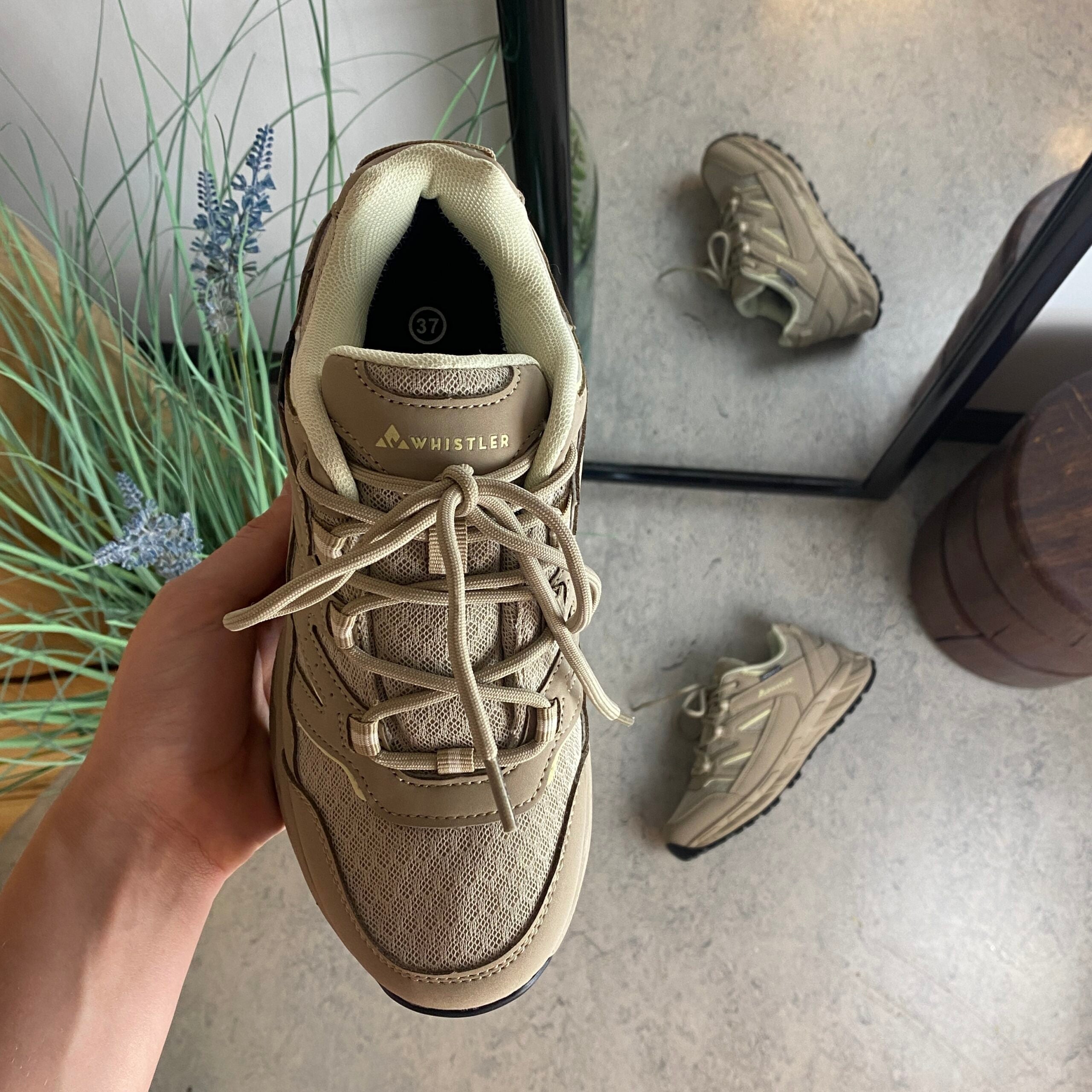 Beige outdoor-sko fra Whistler