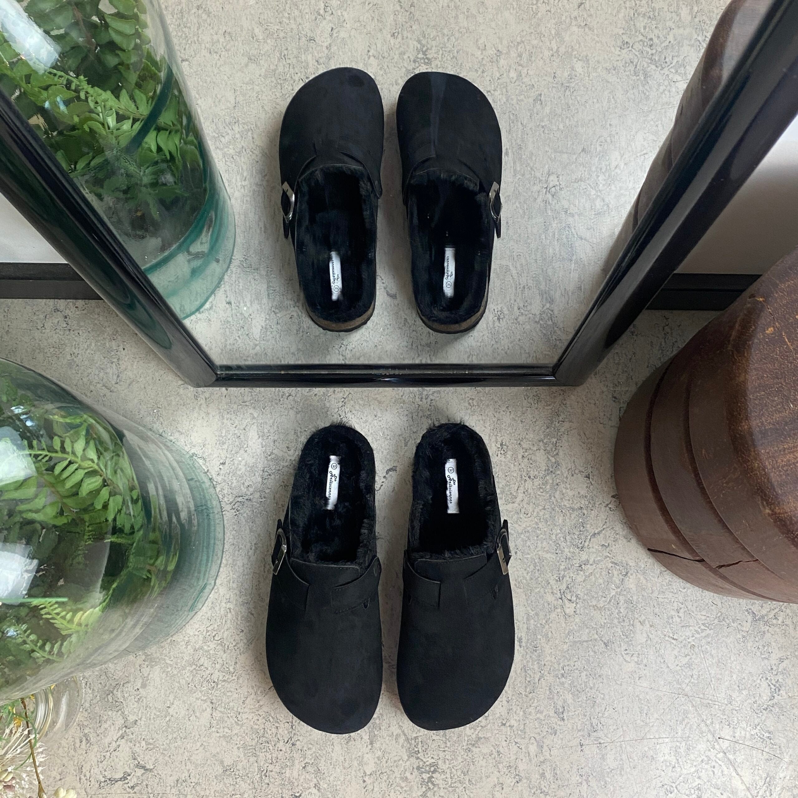 Sort Slip on hjemmesko