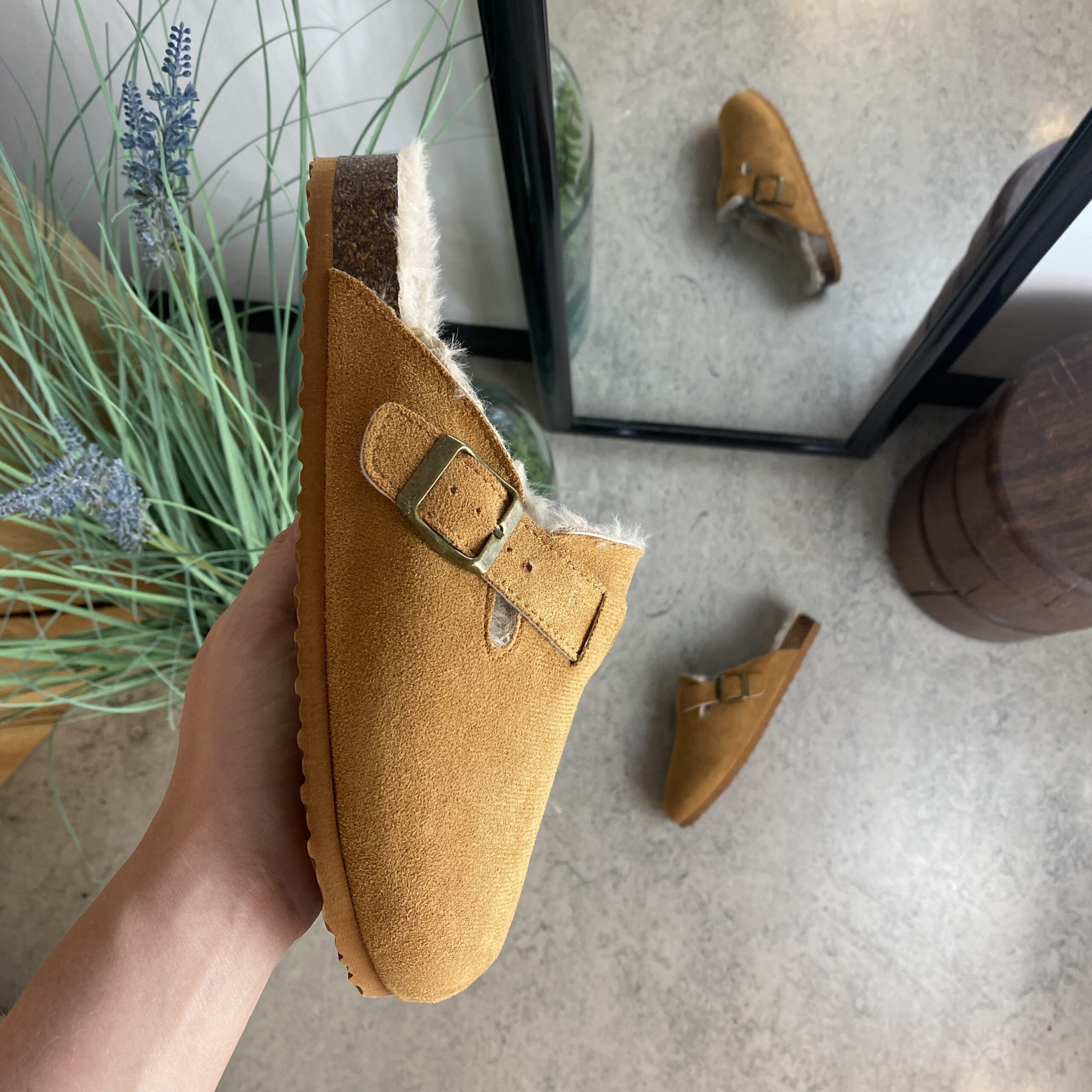 Lysebrun Slip on hjemmesko