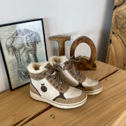 Taupe vinterstøvle med snørebånd