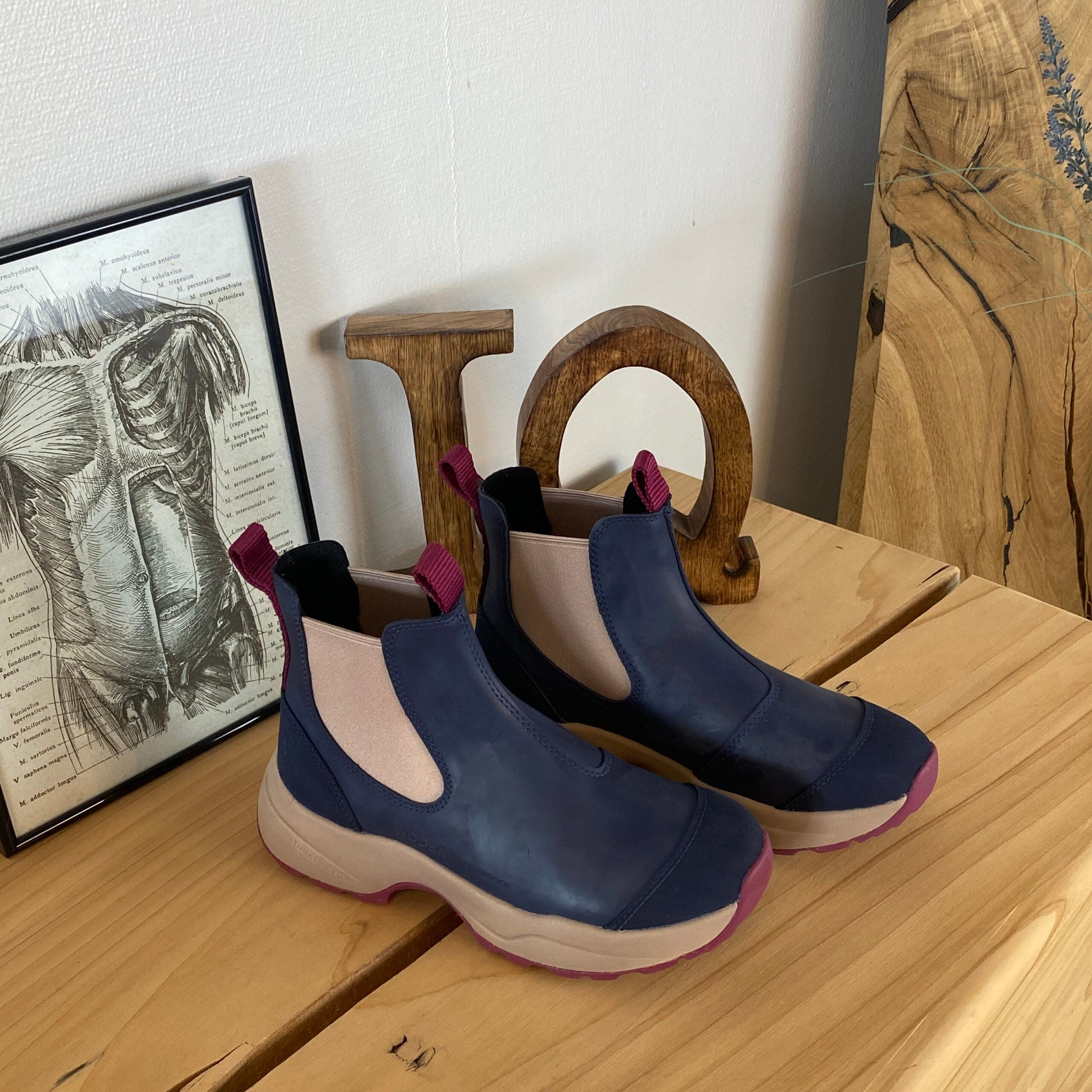 Blå Woden gummistøvle med svangstøtte